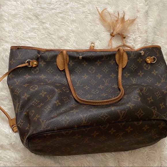 SOLD Authentic Louis Vuitton Neverfull mm - Picture 2 of 11